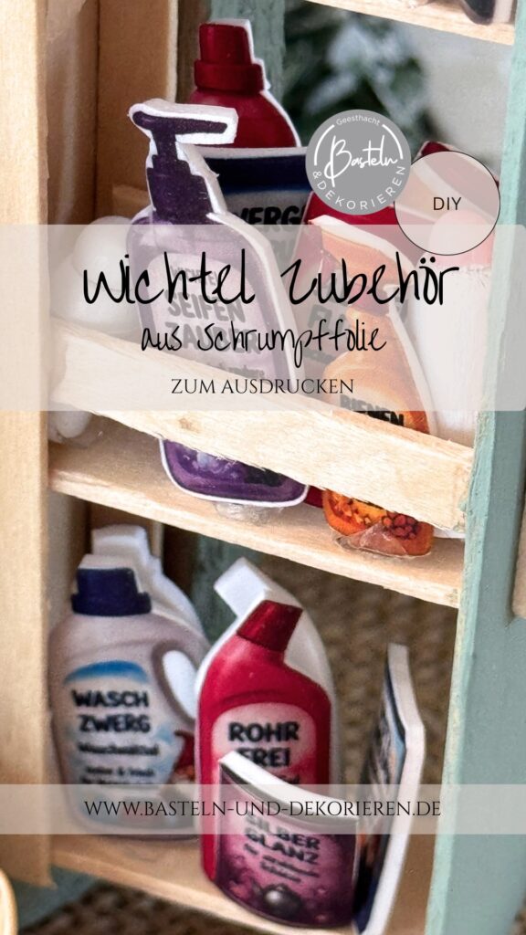 Wichtel Zubehör im Apothekerschrank alles aus Schrumpffolie gebastelt